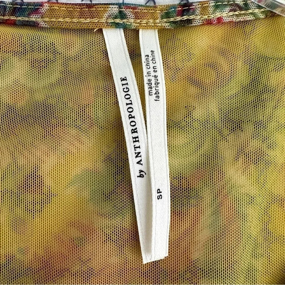 By Anthropologie Gretchen Floral Gold Mesh V-Neck Smocked Blouse Size Small - Picture 4 of 14